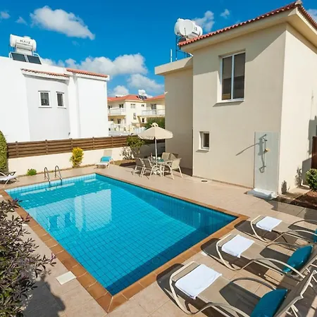 Villa 003 *