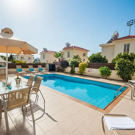 003 * איה נאפה